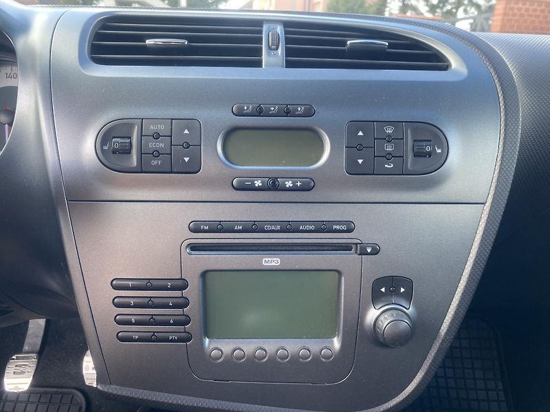 Seat Leon (2007) 2.0TFSi FR,147kW,TEMP,KLIMA!! - fotka 20 z 40