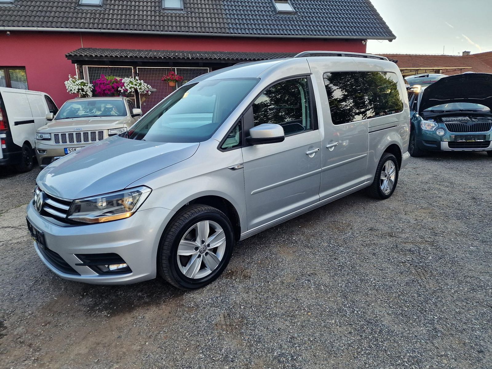 Volkswagen Caddy MAXI 2,0TDI 7MÍST NAVIGACE 
