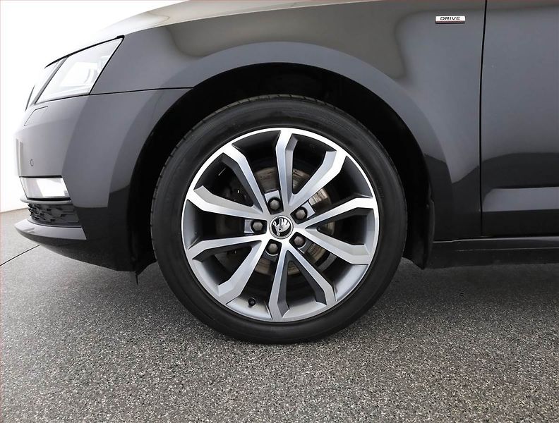 Škoda Octavia (2017) 1.4 TSI, Automat, Navi - fotka 20 z 20