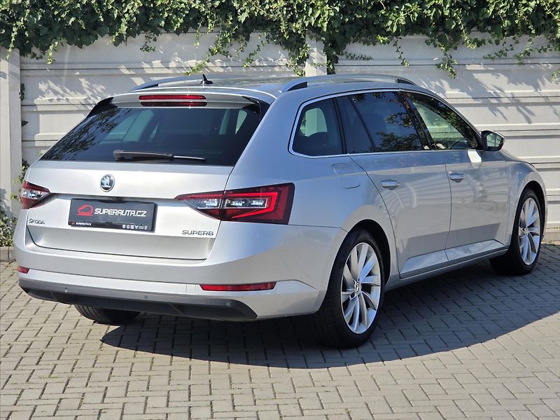 Škoda Superb 2,0 TDi DSG Style Plus DPH ČR - fotka 6 z 25