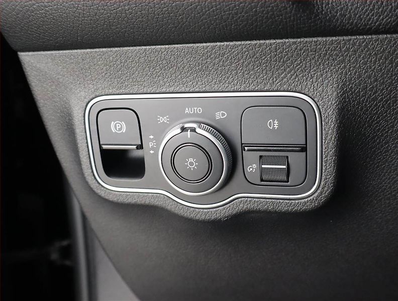 Mercedes-Benz GLB (2022) 200 d 4MATIC - fotka 16 z 26