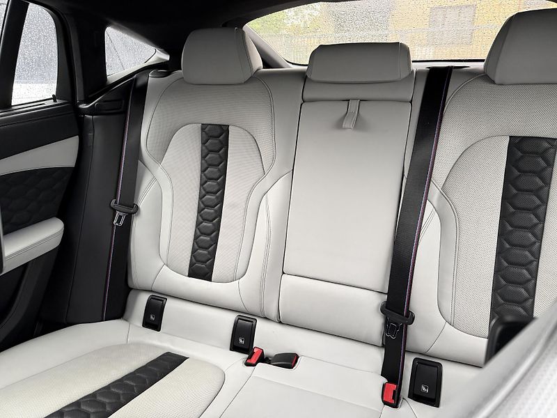 BMW X6 (2020) BMW X6M Competition - fotka 17 z 27