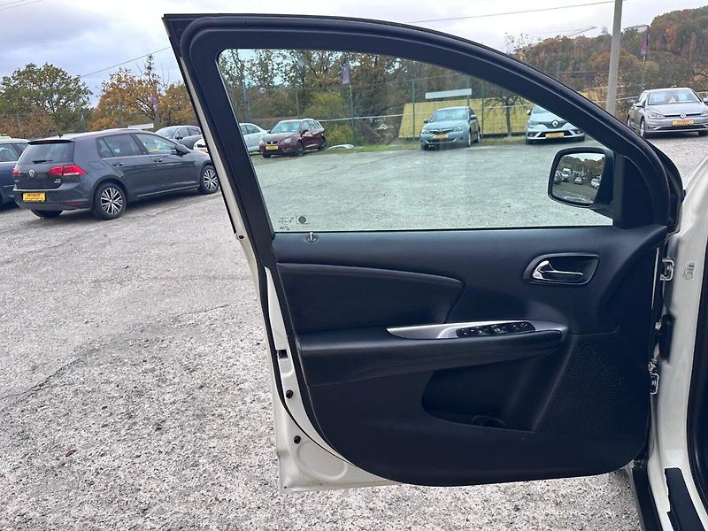 Fiat Freemont (2012) 2.0 M-JTD  7míst/Tempomat - fotka 13 z 39