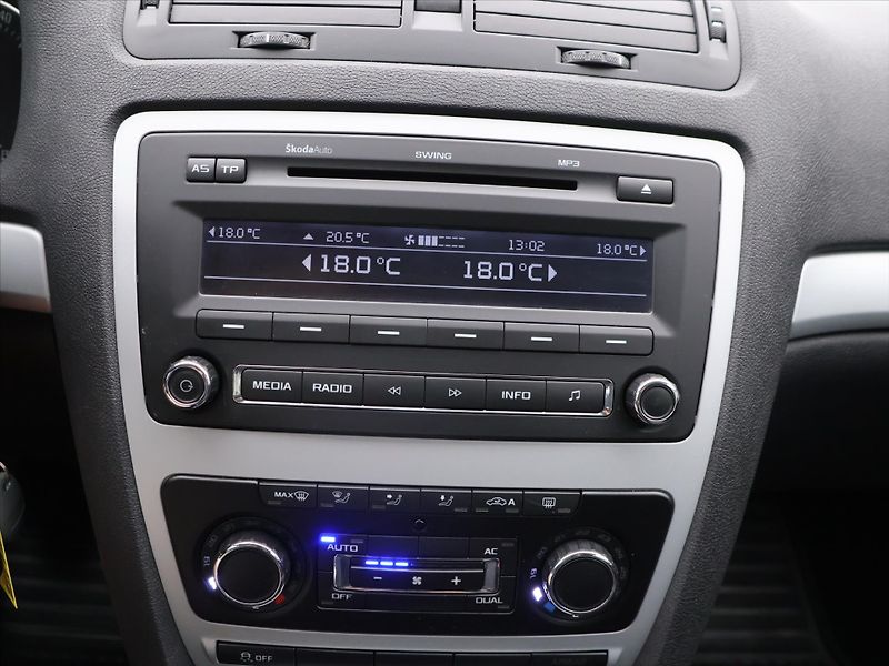 Škoda Octavia 1,4 TSI 90kW Ambiente CZ - fotka 17 z 26
