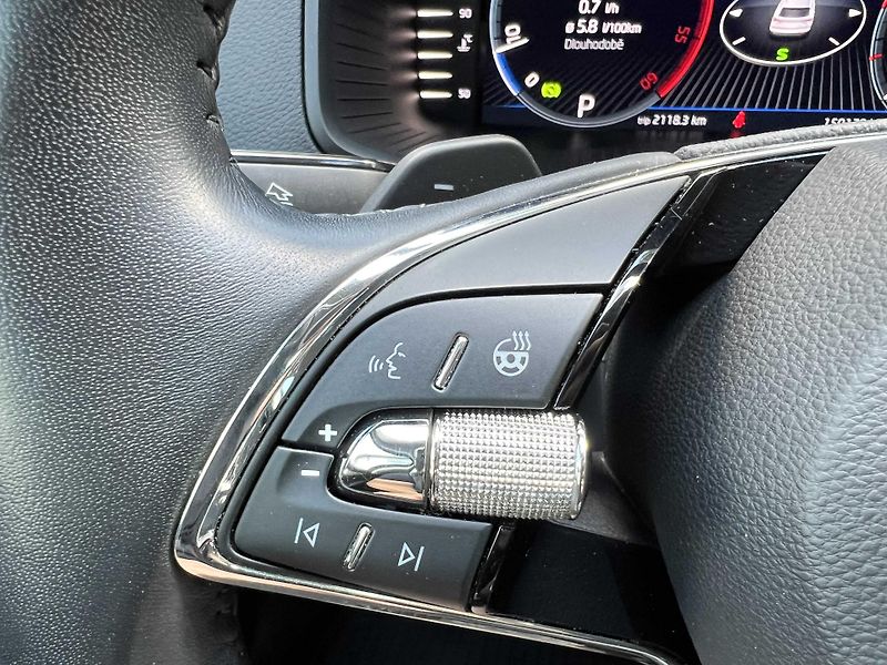 Škoda Karoq 2.0 TDi 110 kW 1.MAJITEL DPH - fotka 17 z 22
