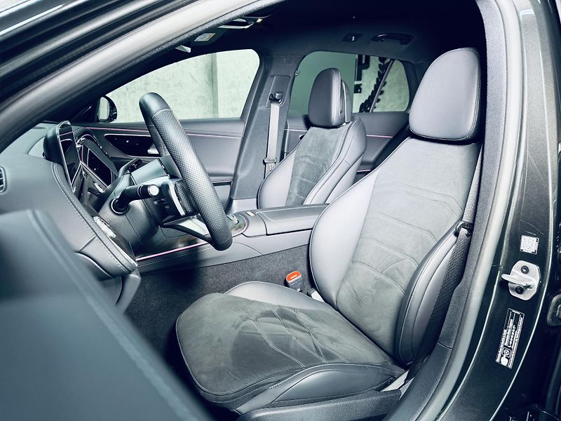 Mercedes-Benz Třídy E (2025) 220d*AMG*360*REZERVACE* - fotka 17 z 37