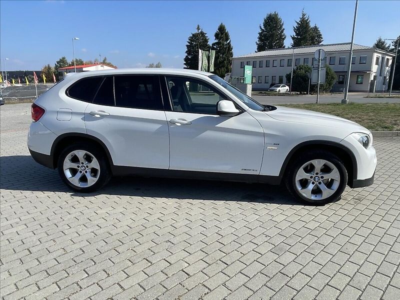 BMW X1 2,0 18d X-Drive Automat CZauto - fotka 5 z 33