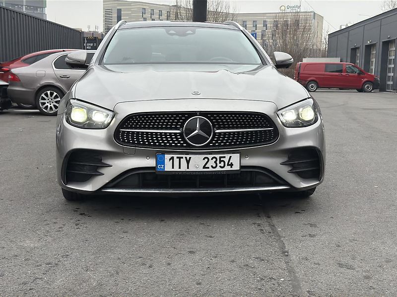 Mercedes-Benz Třídy E E 220d 4M Kombi - fotka 8 z 15