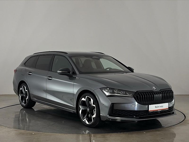 Škoda Superb Sportline,nez.top. - fotka 14 z 31