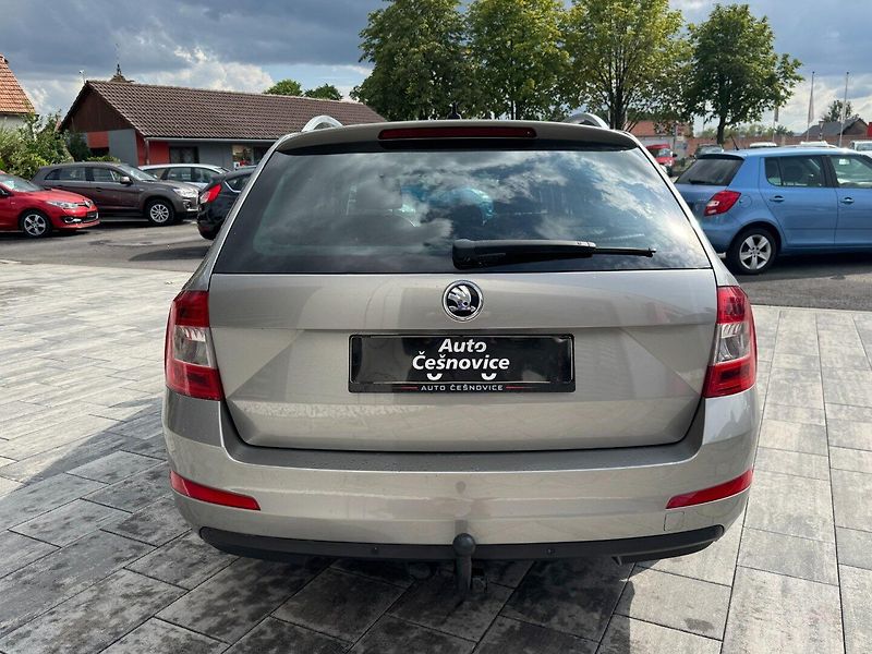 Škoda Octavia (2015) Ambition 1.6 TDI 81kW - fotka 6 z 29