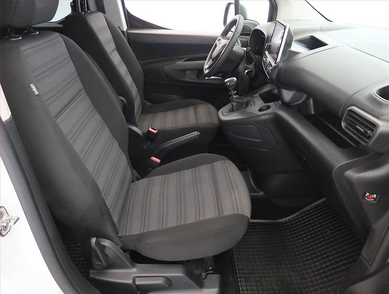 Opel Combo (2023) Edition 1.5 CDTI, 5Míst, ČR - fotka 9 z 21