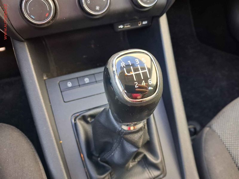 Škoda Octavia (2014) 1.2 TSi, Active, +kola - fotka 12 z 17