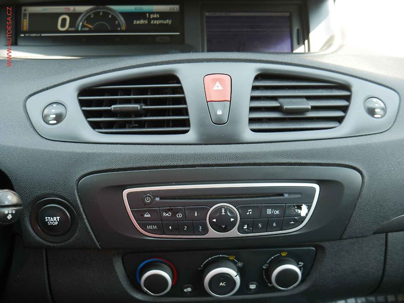 Renault Scénic (2010) 1.5dCi, AC, temp - fotka 15 z 16