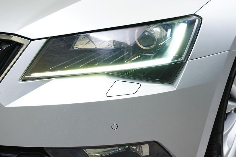 Škoda Superb - fotka 9 z 27