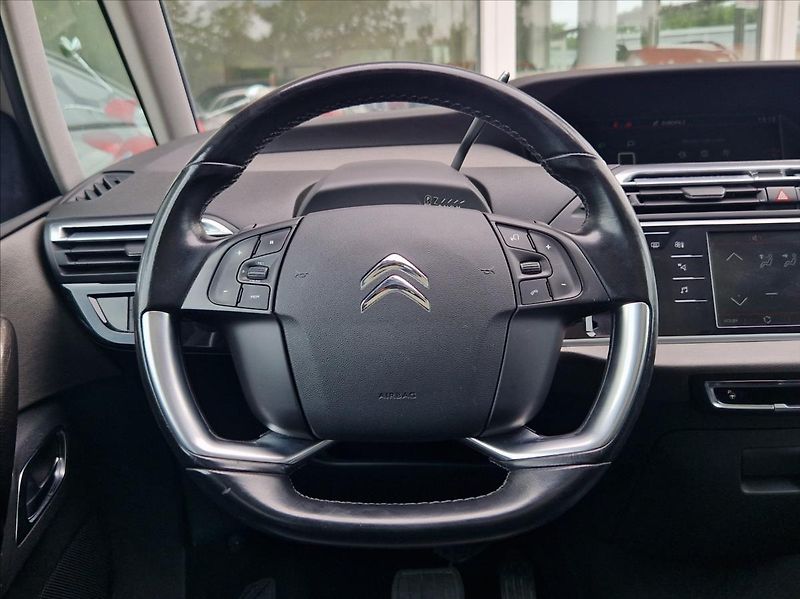 Citroën Grand C4 Picasso 2,0 HDI NAVI AC AUTO 7MÍST - fotka 22 z 35