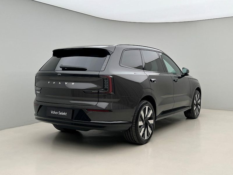 Volvo EX90 AWD TWIN MOTOR RECHARGE 7 MÍST - fotka 12 z 53