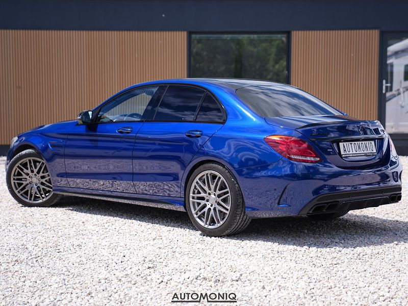 Mercedes-Benz Třídy C (2017) C 63 AMG Burmester, Head-Up - fotka 6 z 37
