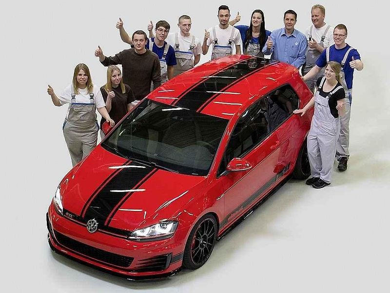 Koncept Volkswagen GTI Roadster.