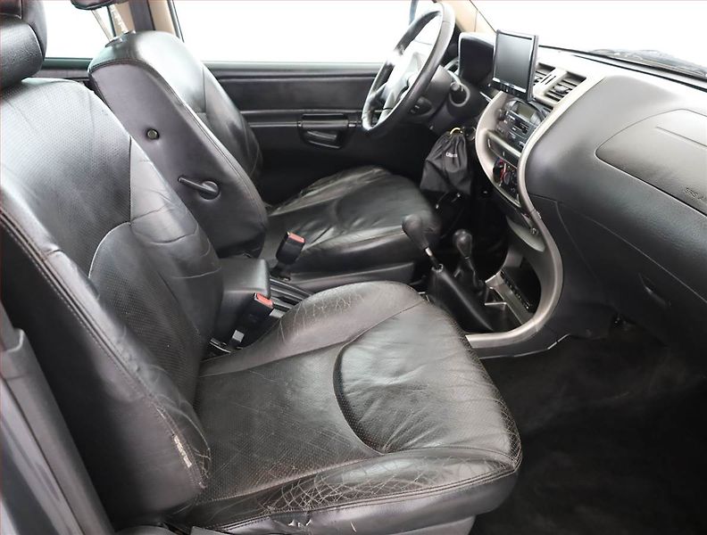 Nissan Terrano (2005) 3.0 Di , 4X4 - fotka 7 z 19