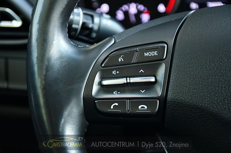 Hyundai i30 1.6CRDi NAVI KAMERA CARPLAY - fotka 25 z 48