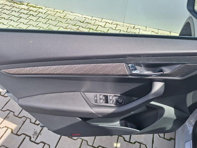 Škoda Karoq (2023) 2.0 TDI / 85 KW / 6MP / STYLE - fotka 20 z 32
