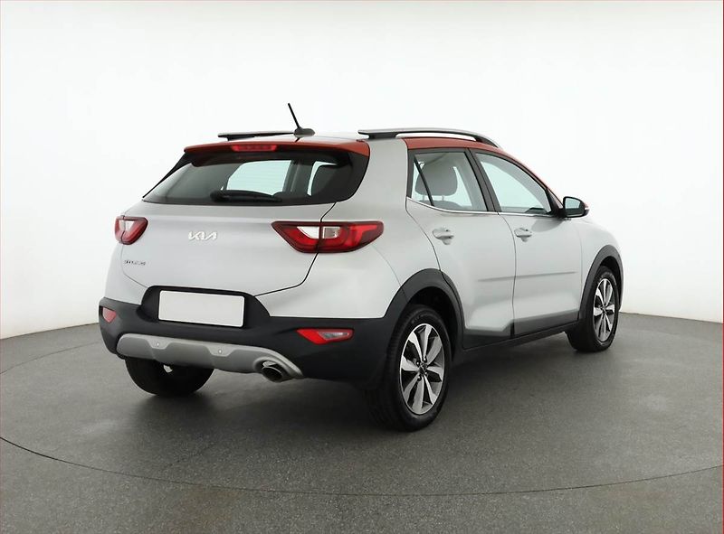 Kia Stonic (2023) Exclusive 1.0 T-GDI, EXCLUSIVE - fotka 5 z 19