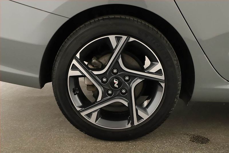 Hyundai i30 (2023) N-Line 1.0 T-GDI, ČR,1.maj - fotka 12 z 21