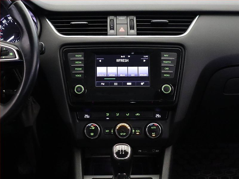 Škoda Octavia (2015) Ambition 1.6 TDI, Navi - fotka 10 z 14