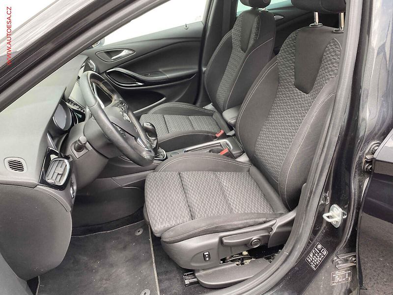 Opel Astra (2015) 1.4 SiDi, Innovation, LED, - fotka 9 z 19