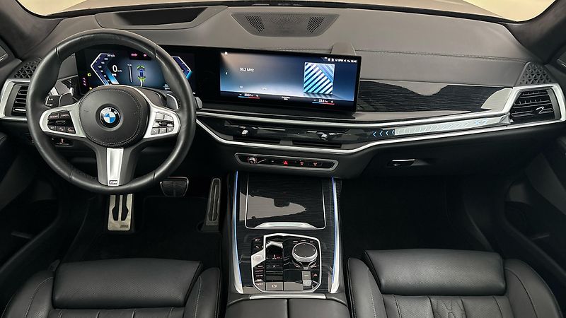 BMW X7 40i AUT xDrive M-paket - fotka 8 z 37