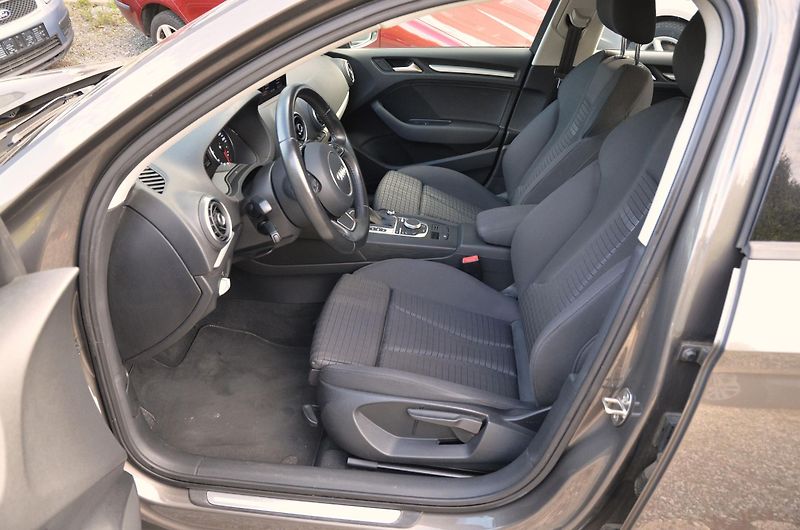 Audi A3 (2015) 1.4 TFSi 92kW AT / 69tkm 1.MAJ - fotka 13 z 38
