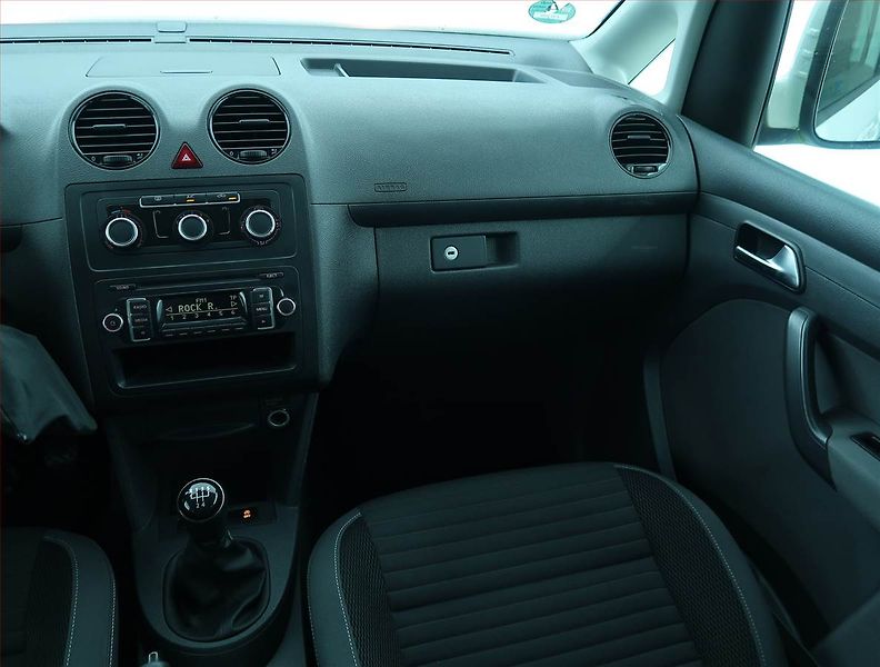 Volkswagen Caddy (2014) Soccer 1.6 TDI, 5Míst, 1Maj - fotka 8 z 18