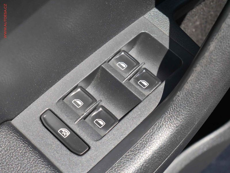 Škoda Octavia (2014) 1.6TDi, Ambition Fresh - fotka 12 z 19