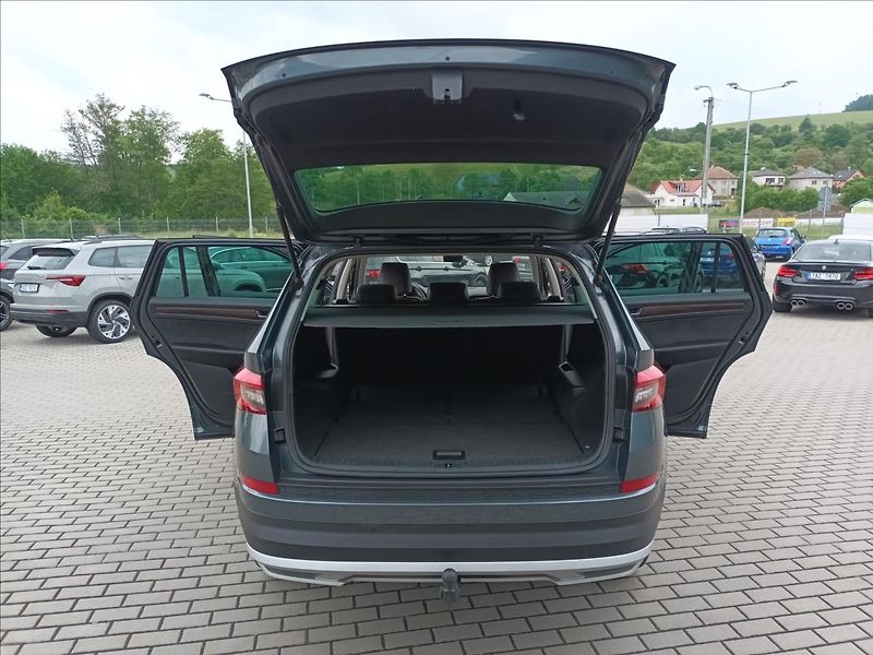 Škoda Kodiaq 2,0 TDI,140KW,4X4,SCOUT,TAŽNÉ, - fotka 18 z 48
