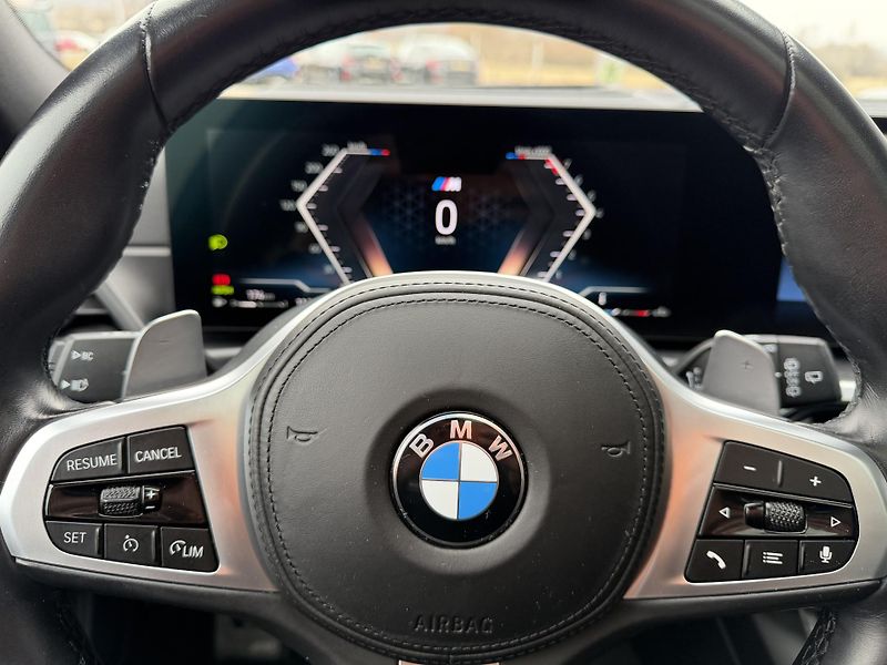 BMW Řada 3 (2023) M340i 275kW XDRIVE HUD PANORAM - fotka 42 z 53