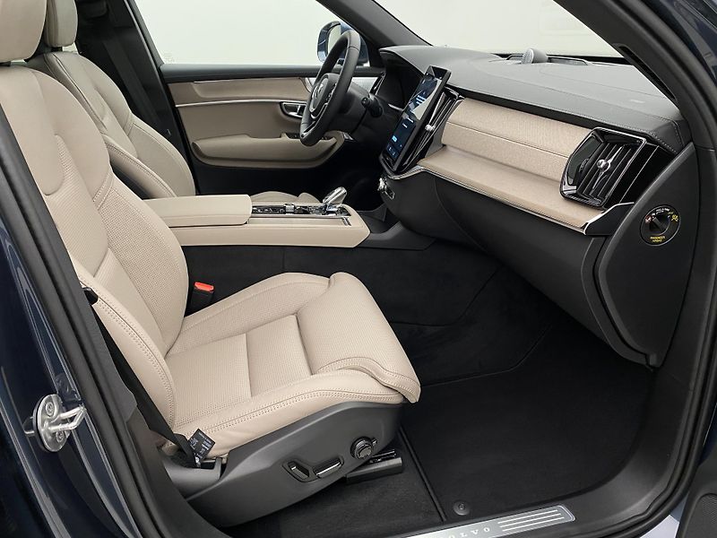 Volvo XC90 (2026) B5 AWD AUT BRIGHT PLUS 7míst - fotka 25 z 71