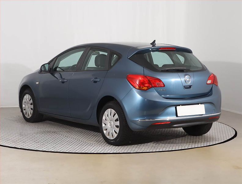 Opel Astra (2014) 1.4 16V, Serv.kniha, Tempomat - fotka 4 z 16