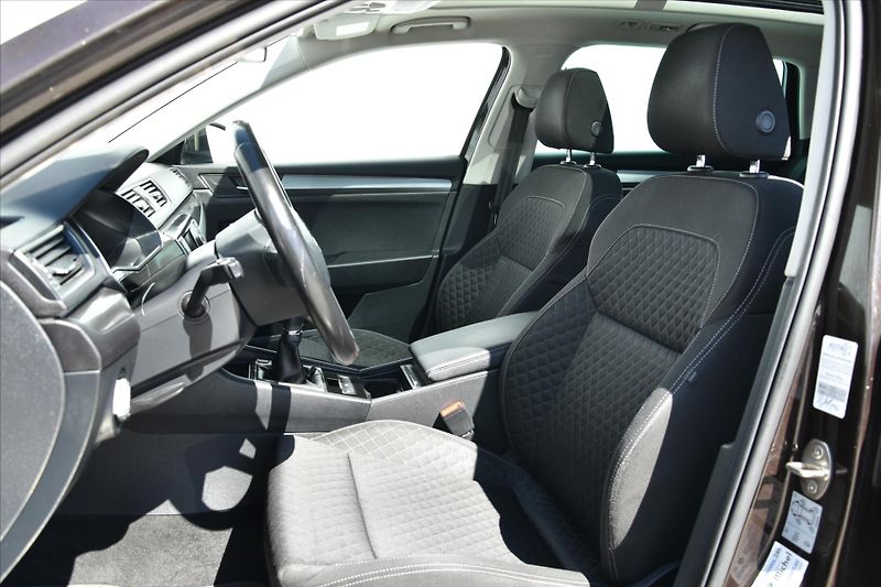 Škoda Superb 2.0TDi 140kW PANORAMA TAŽNÉ - fotka 10 z 27