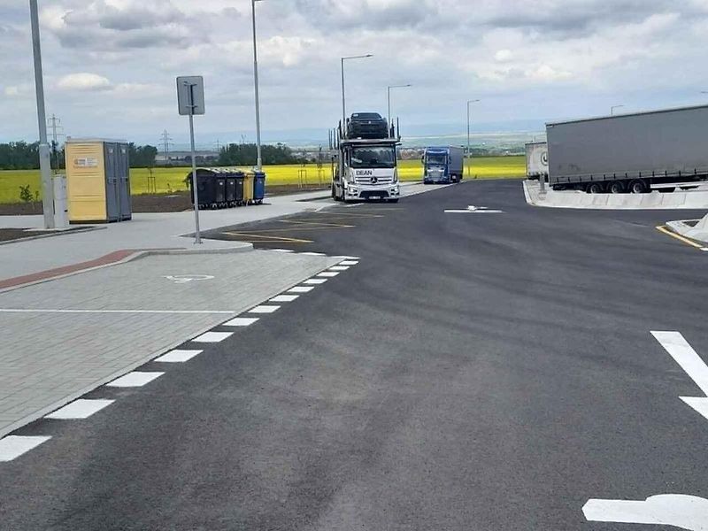 ŘSD otevřelo u Smolnice na Lounsku novou odpočívku u dálnice D7.