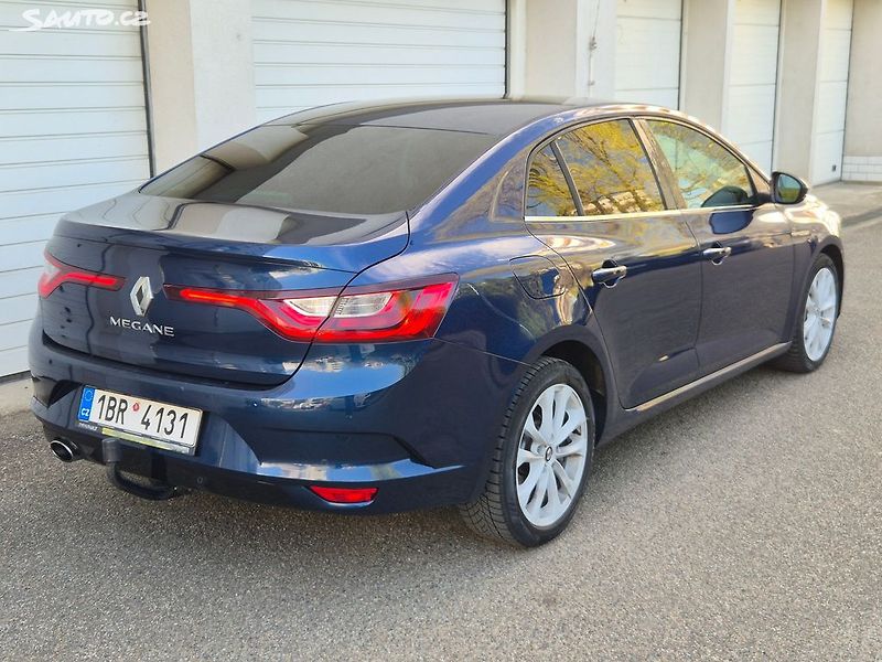 Renault Mégane (2017) 1.2i Automat 97Kw - fotka 8 z 29