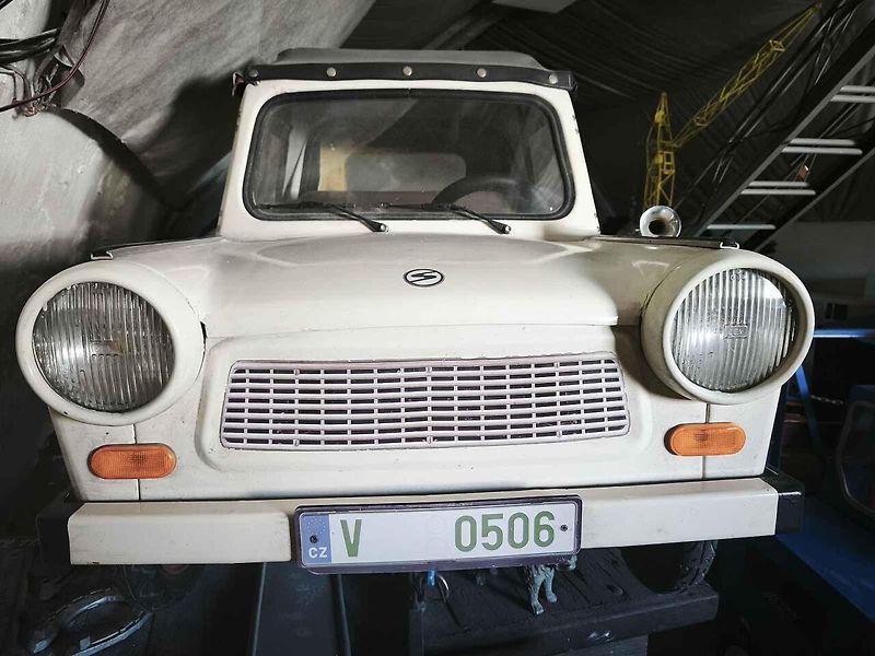 U vstupu do muzea překvapí stylově zařízená recepce z Barkasu.