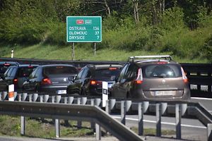 Mnoho řidičů bude letos cestovat na dovolenou autem po dálnici