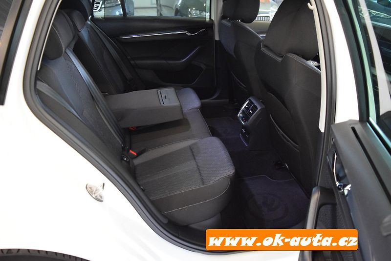 Škoda Octavia 2.0 TDI STYLE PLUS MATRIX DSG  - fotka 21 z 77