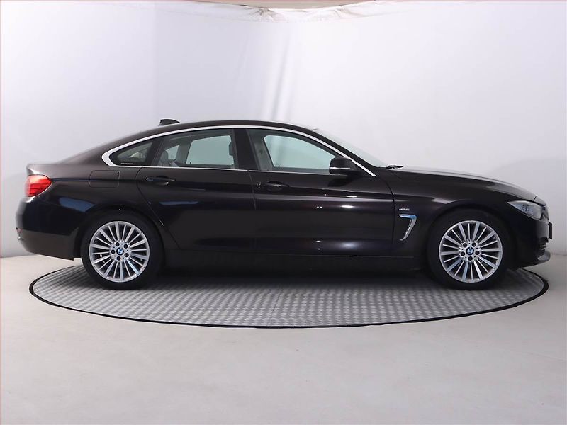 BMW Řada 4 (2016) 420d xDrive, 4X4, Automat - fotka 6 z 23