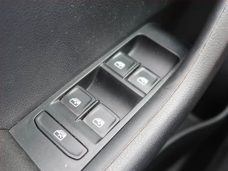 Škoda Fabia (2017) 1.4 TDI, Navi, Tempomat - fotka 17 z 18
