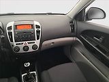 Kia Ceed (2010) 1.6 CRDi, nová STK - náhled 8