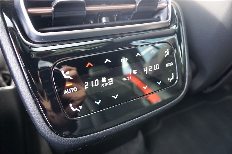 Mercedes-Benz EQE 0,0 350 4M  350 4M SUV - fotka 17 z 24