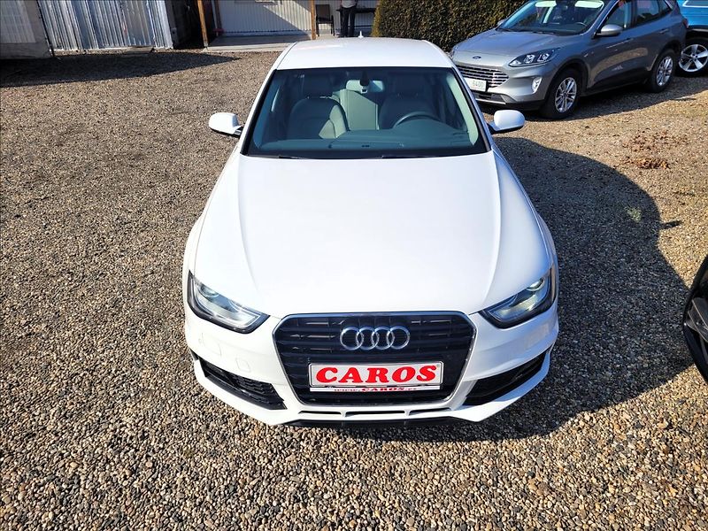 Audi A4 2,0 TDI,S-line,navi,výhřev,xen - fotka 39 z 41