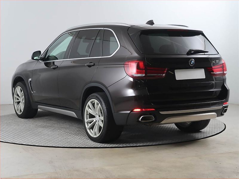BMW X5 (2017) xDrive40d - fotka 4 z 21