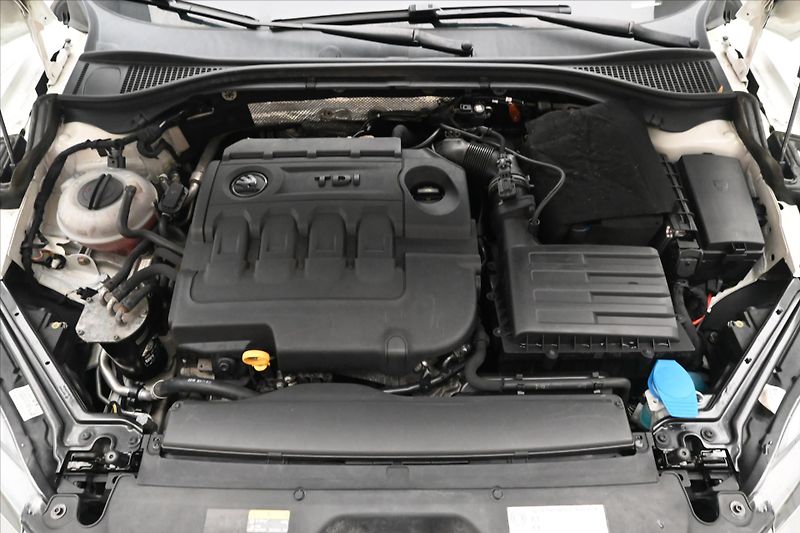 Škoda Superb 1,6 TDI 88 kW NAVI Ambition Zá - fotka 9 z 29